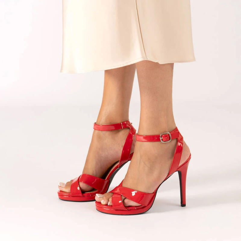 Hauts talons rouges vernis - Sandales grandes tailles pour travestis