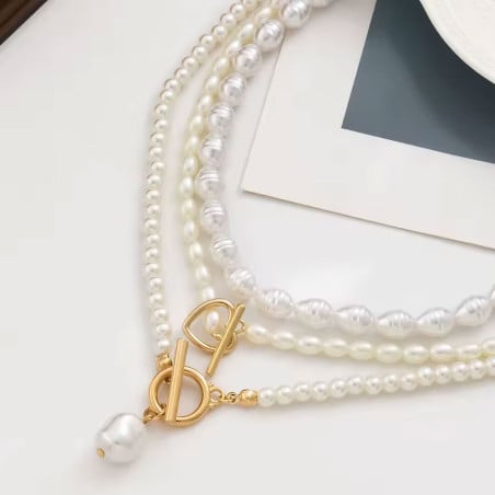 Collier triple en perles - Colliers pour travestis Collier triple en perles - Colliers pour travestis