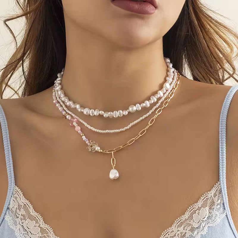 Baroque necklace with pink pearls - Necklaces