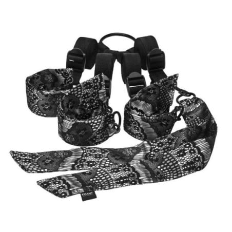 Links under the bed - Handcuffs for cross-dressers