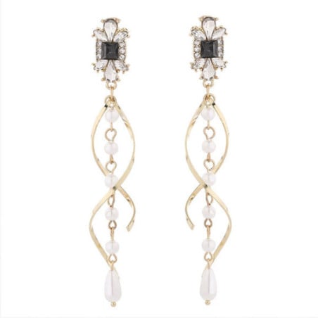 Pearl clip earrings with black medallion - Clip earrings Pearl clip earrings with black medallion - Clip earrings