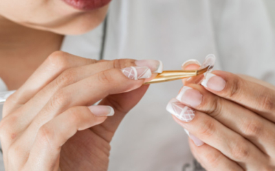 Faux ongles pour hommes : guide complet